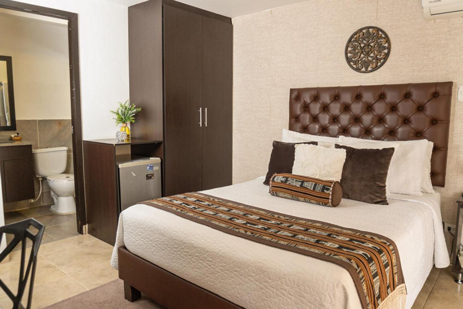 Hotel Alamos Del Parque เปเรย์รา ภายนอก รูปภาพ