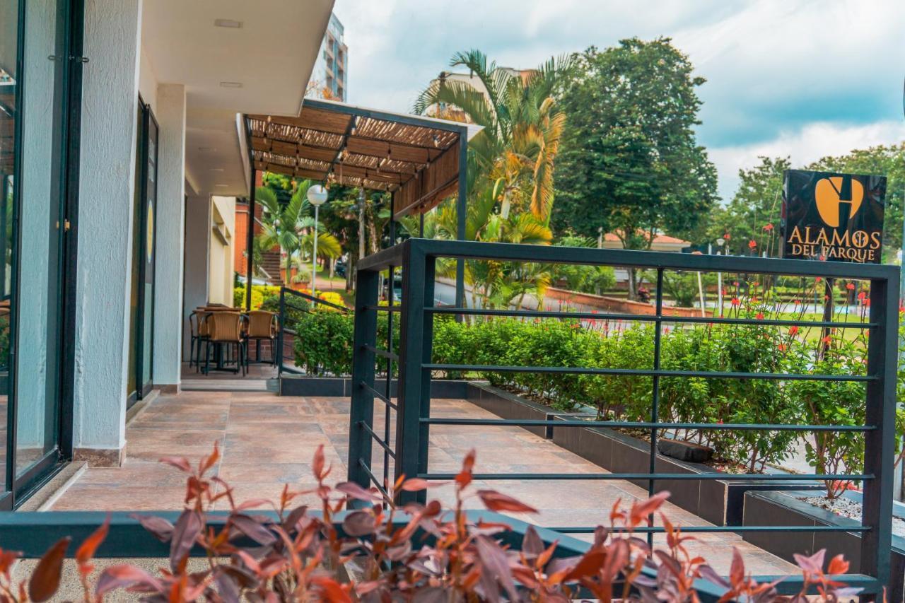 Hotel Alamos Del Parque เปเรย์รา ภายนอก รูปภาพ