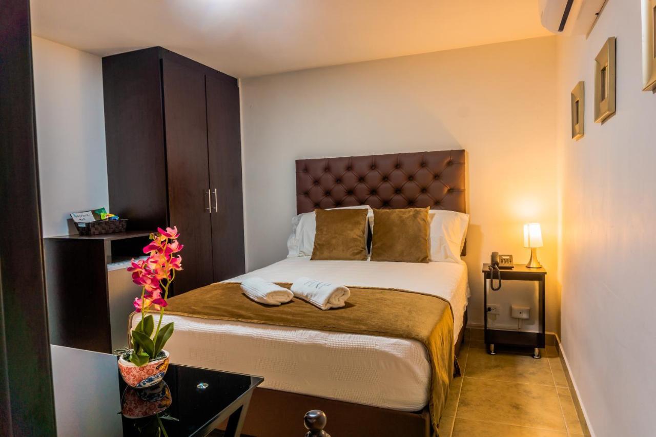 Hotel Alamos Del Parque เปเรย์รา ภายนอก รูปภาพ