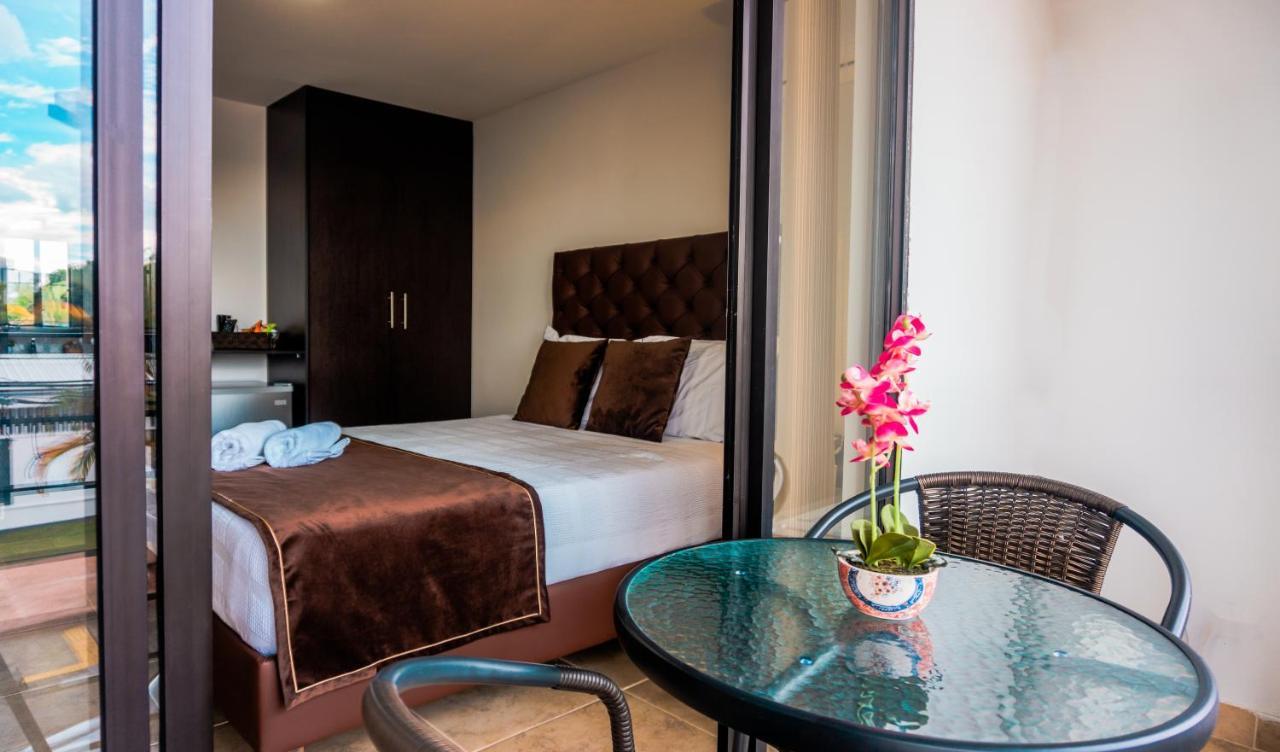 Hotel Alamos Del Parque เปเรย์รา ภายนอก รูปภาพ