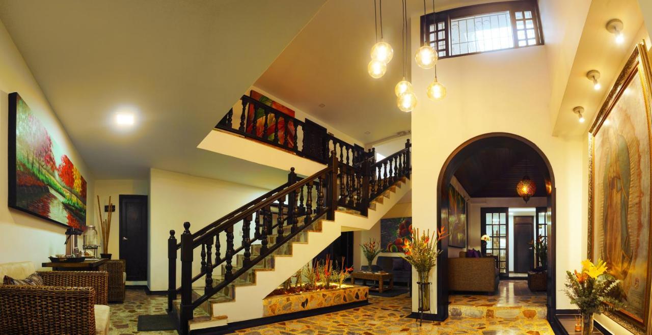 Hotel Alamos Del Parque เปเรย์รา ภายนอก รูปภาพ