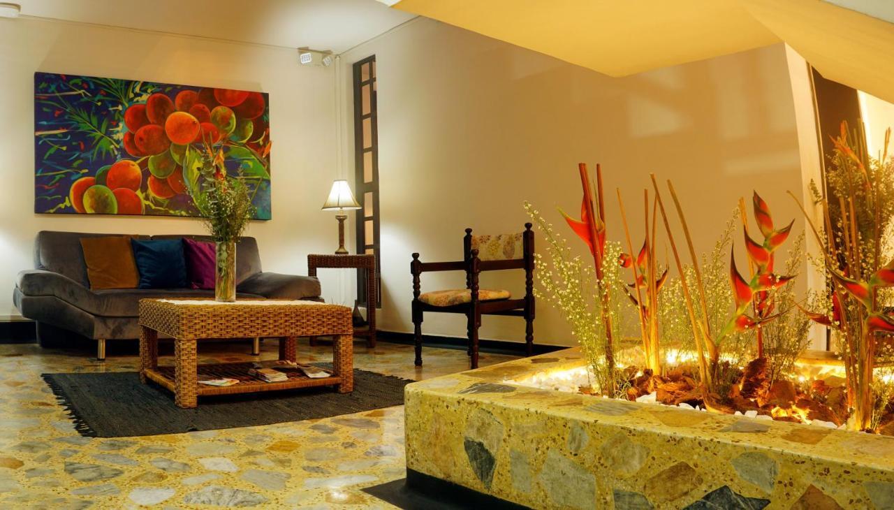 Hotel Alamos Del Parque เปเรย์รา ภายนอก รูปภาพ